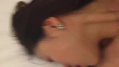 夫妻酒店爱爱小少妇刚开始说不要后面直接骑上去开始打桩模式