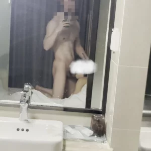 男朋友就在同一层，就喜欢玩刺激