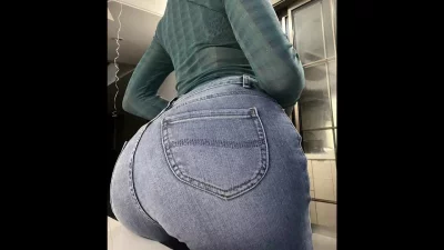 首次肛交，骚逼和屁眼同时高潮